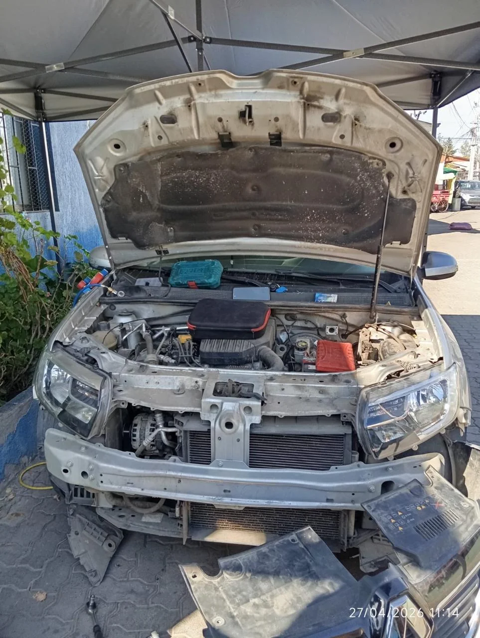Drautomotriz Automovil Capo Abierto Reparacion Desarmado