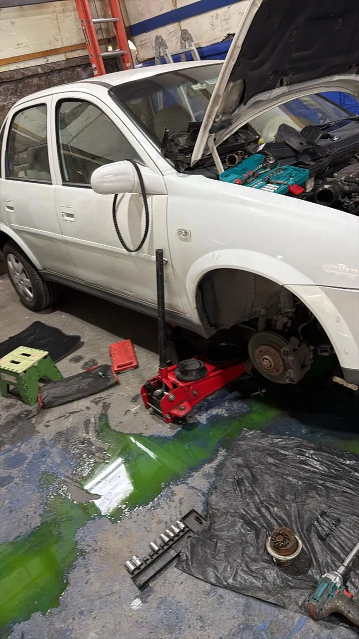 Chevrolet Corsa en cambio de kit de distribución, bomba de agua y termostato - mecánico a domicilio en Peñalolén DRAUTOMOTRIZ