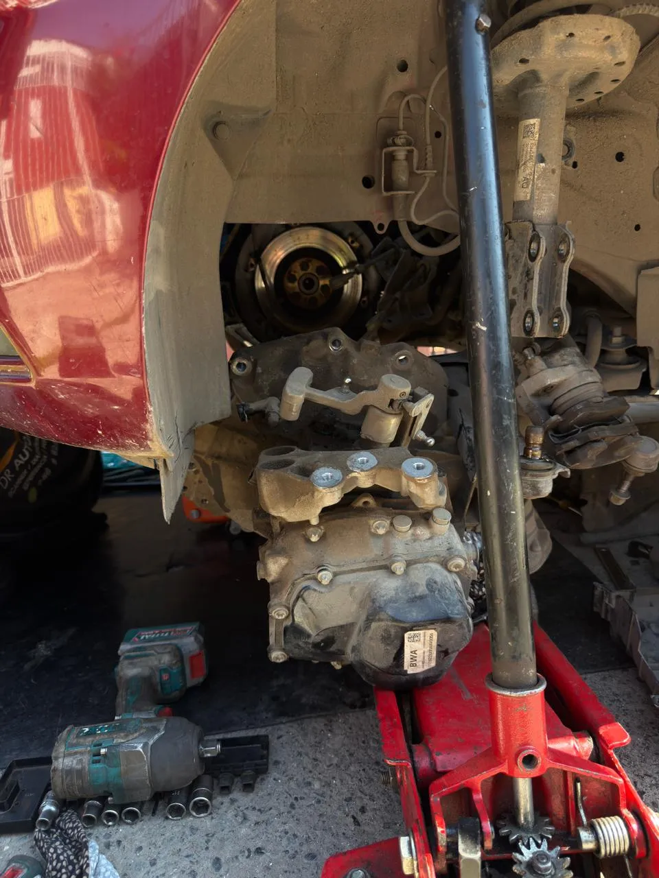 Desmontaje de caja de cambios Chevrolet Onix para cambio de embrague - mecánico en Peñalolén