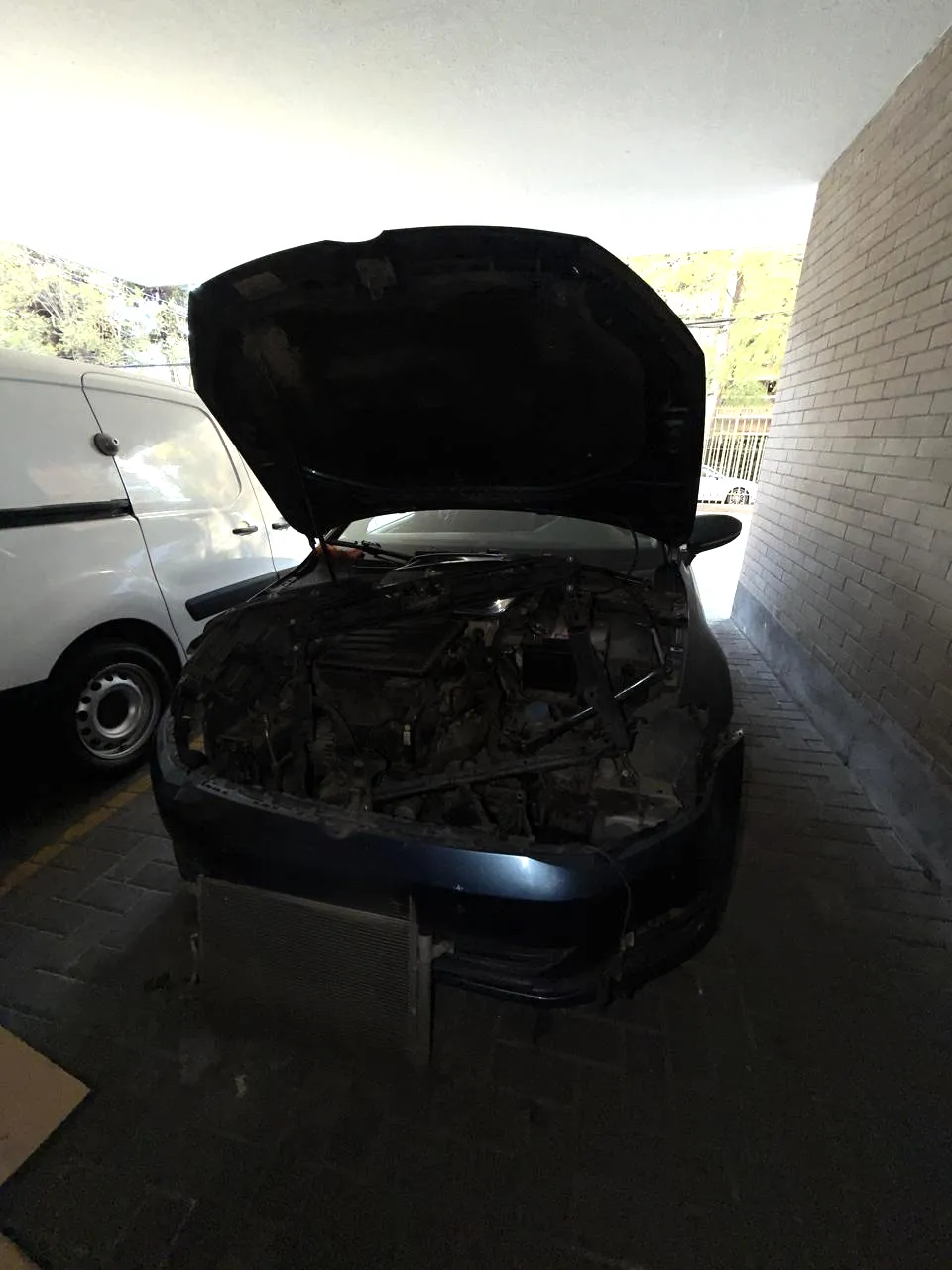 Desmontaje de radiador y condensador Volkswagen Golf - DRAUTOMOTRIZ